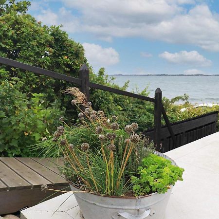 4 Person Holiday Home In Mesinge 外观 照片
