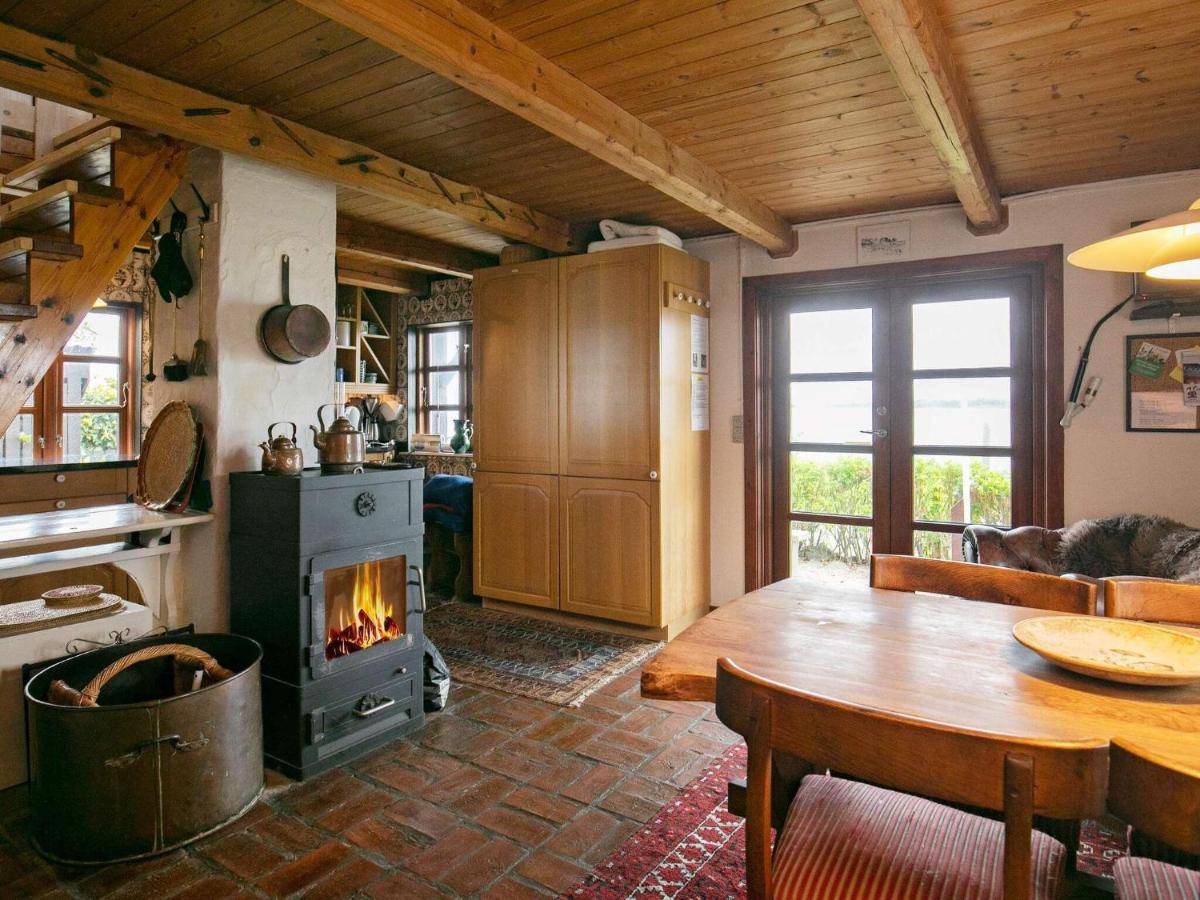4 Person Holiday Home In Mesinge 外观 照片